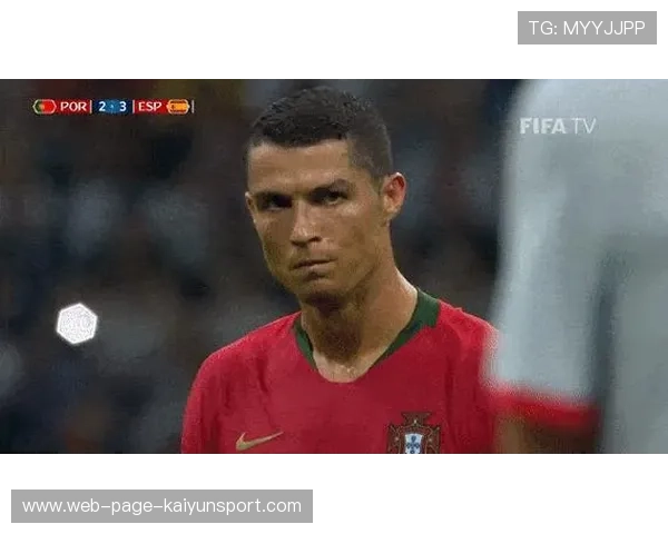 任意球绕过人墙一脚锁定胜局，成为赛场标志